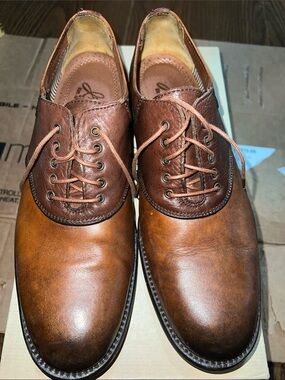 Johnston & Murphy Two-Tone Brown Leather Oxford Shoes